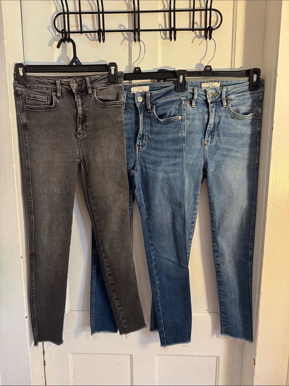 Free people Raw frayed hem cropped skinny jeans (set of 3) size 24